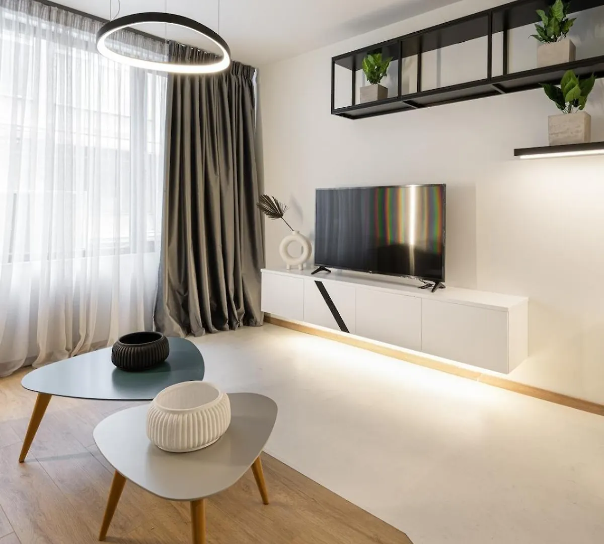 Innovative 2-Br Futuristic Flat In Ladadika Thessaloníki