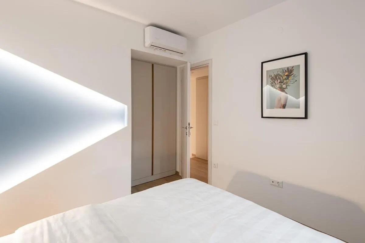 Innovative 2-Br Futuristic Flat In Ladadika Thessaloníki