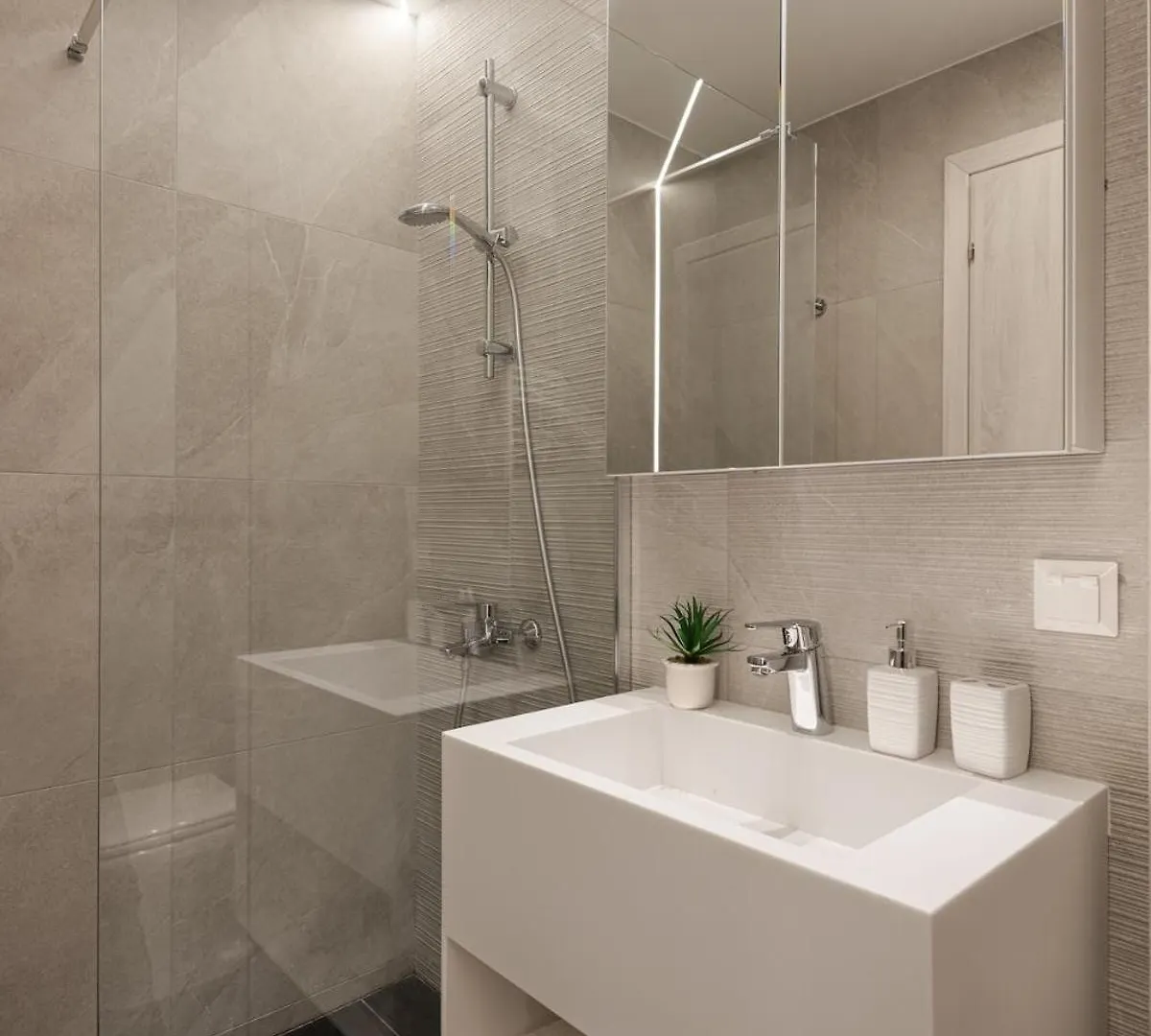 Innovative 2-Br Futuristic Flat In Ladadika Thessaloníki 0*,  Grekland